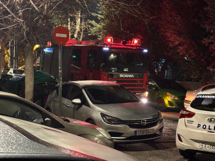 Τραγωδία από φωτιά σε εγκαταλελειμμένο σπίτι στον Κολωνό - Οι πυροσβέστες εντόπισαν μια σορό