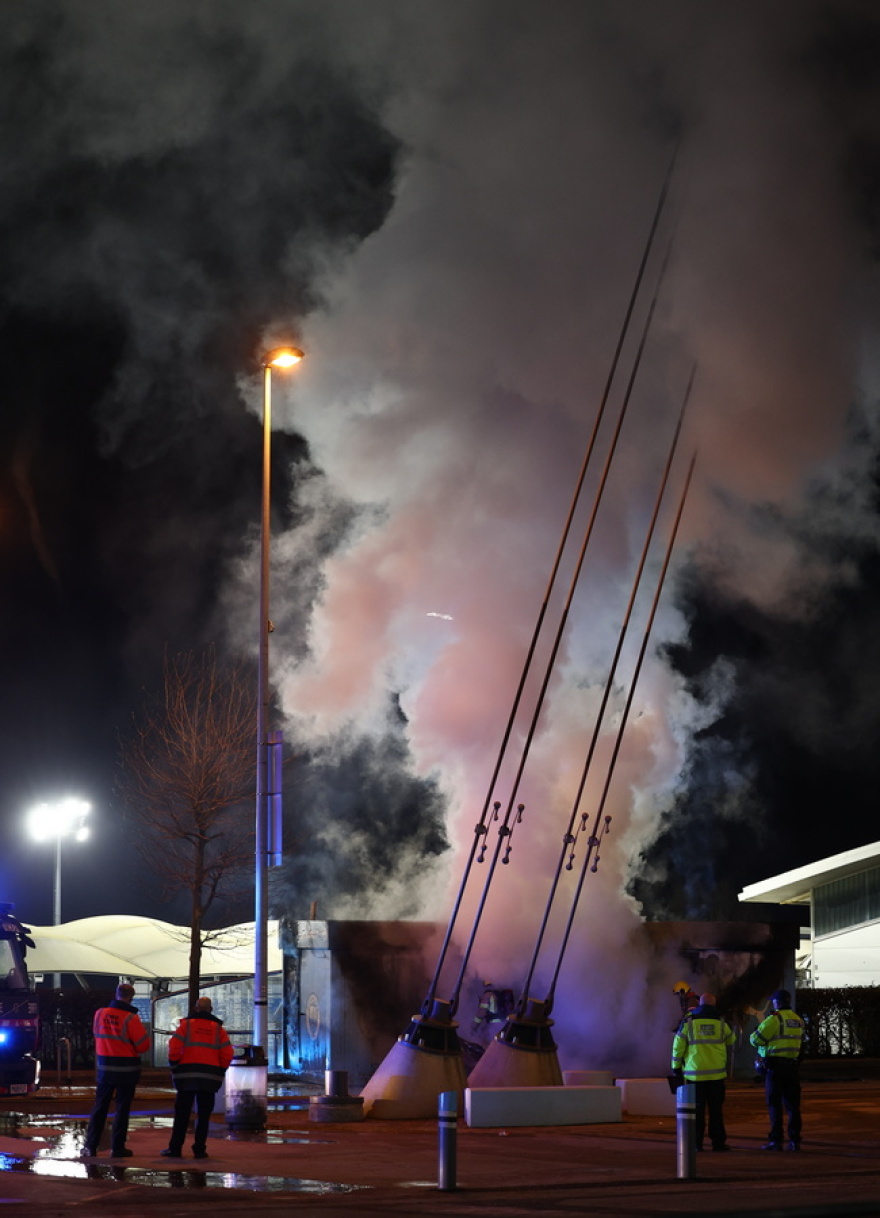 Champions League: Φωτιά έξω από το Etihad πριν από την έναρξη του αγώνα της Σίτι με τη Μπριζ - Δείτε βίντεο