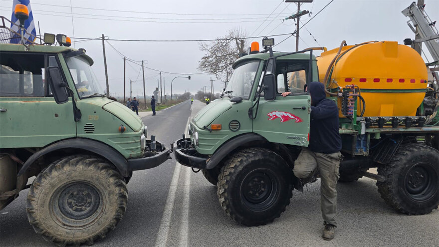 Μπλόκα αγροτών: Κλιμακώνουν τις κινητοποιήσεις τους στην Μαγνησία - Έκλεισαν την παλιά Εθνική στο ύψος του Ριζομύλου