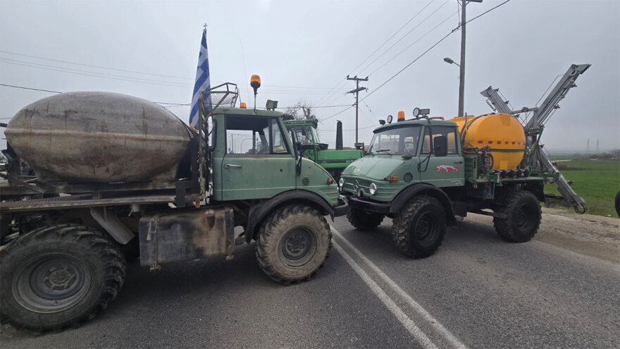 Μπλόκα αγροτών: Κλιμακώνουν τις κινητοποιήσεις τους στην Μαγνησία - Έκλεισαν την παλιά Εθνική στο ύψος του Ριζομύλου
