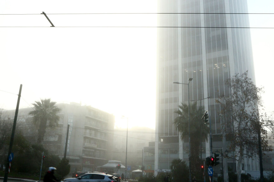 Ομίχλη στην Αττική: Πού οφείλεται το φαινόμενο - Αναλύουν Λαγουβάρδος, Κολυδάς