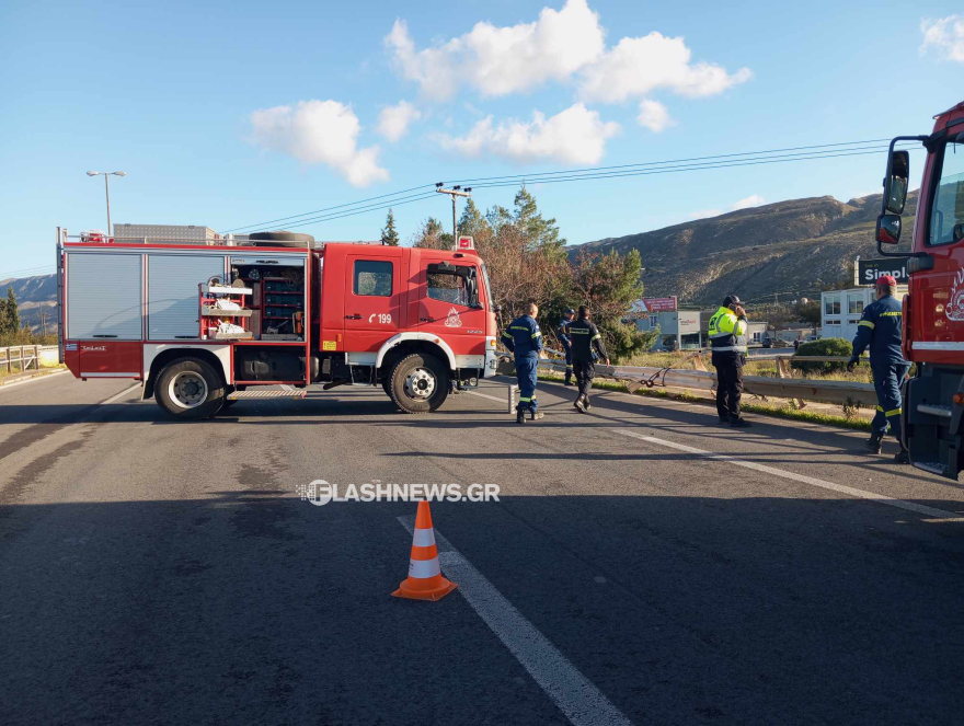 Τροχαίο στον ΒΟΑΚ - Βαν έπεσε από γέφυρα, δείτε βίντεο και φωτογραφίες