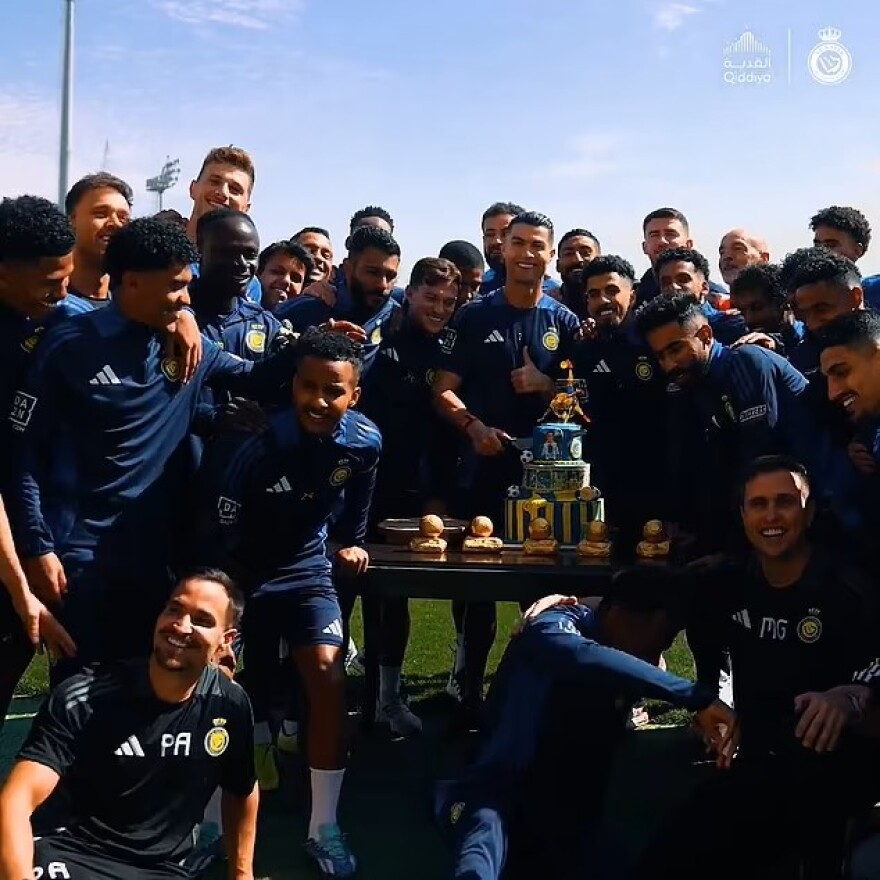 Κριστιάνο Ρονάλντο: Εντυπωσιακή τούρτα από την Αλ-Νασρ για τα 40ά του γενέθλια