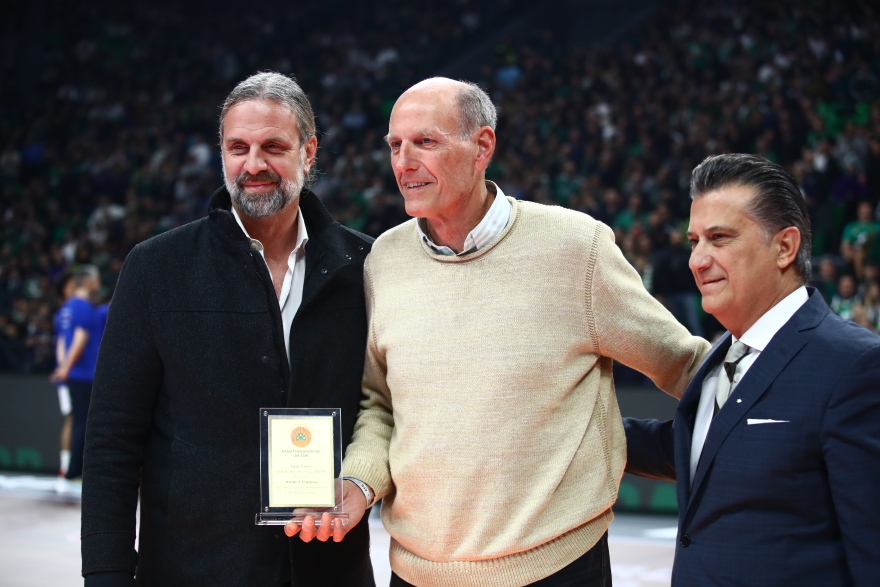 Παναθηναϊκός: Τίμησε τον Ντέιβιντ Στεργάκο πριν το τζάμπολ του αγώνα με την Εφές - Φωτογραφίες