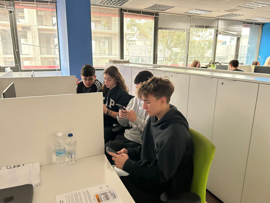 Το 12ο Γυμνάσιο Αχαρνών «τύπωσε» το δικό του Πρώτο Θέμα