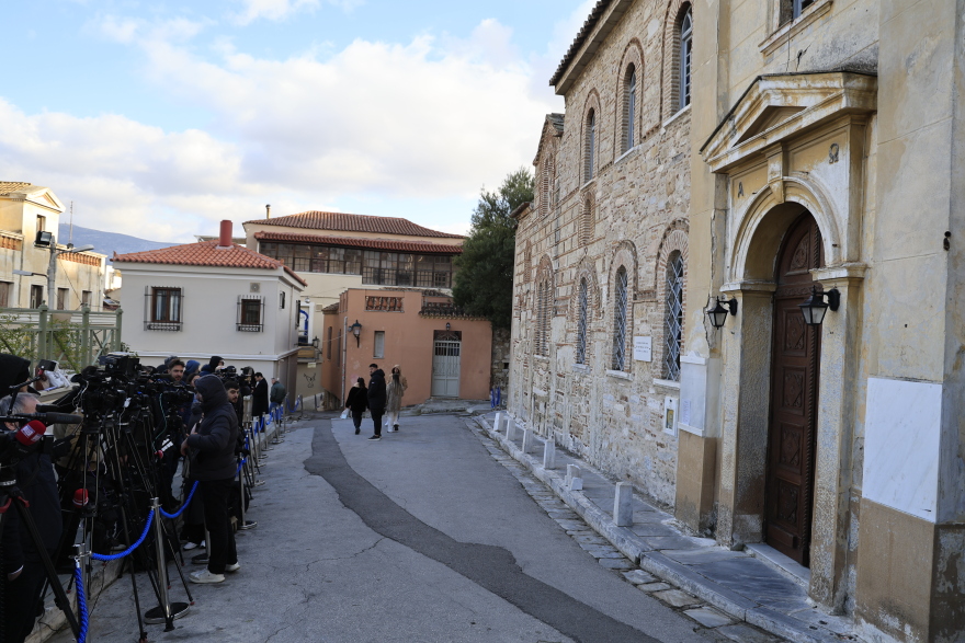 Νικόλαος Ντε Γκρες και Χρυσή Βαρδινογιάννη: Οι προετοιμασίες στην εκκλησία όπου θα γίνει ο γάμος τους - Δείτε φωτογραφίες