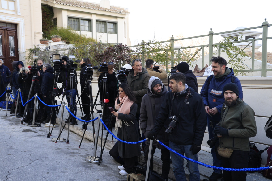 Νικόλαος Ντε Γκρες και Χρυσή Βαρδινογιάννη: Οι προετοιμασίες στην εκκλησία όπου θα γίνει ο γάμος τους - Δείτε φωτογραφίες