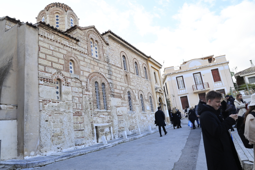Νικόλαος Ντε Γκρες και Χρυσή Βαρδινογιάννη: Οι προετοιμασίες στην εκκλησία όπου θα γίνει ο γάμος τους - Δείτε φωτογραφίες