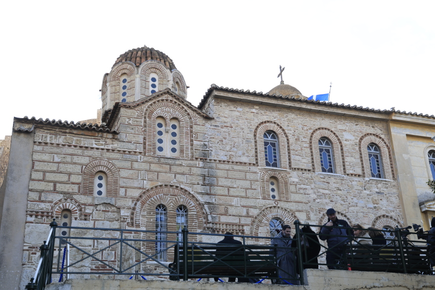 Νικόλαος Ντε Γκρες και Χρυσή Βαρδινογιάννη: Οι προετοιμασίες στην εκκλησία όπου θα γίνει ο γάμος τους - Δείτε φωτογραφίες