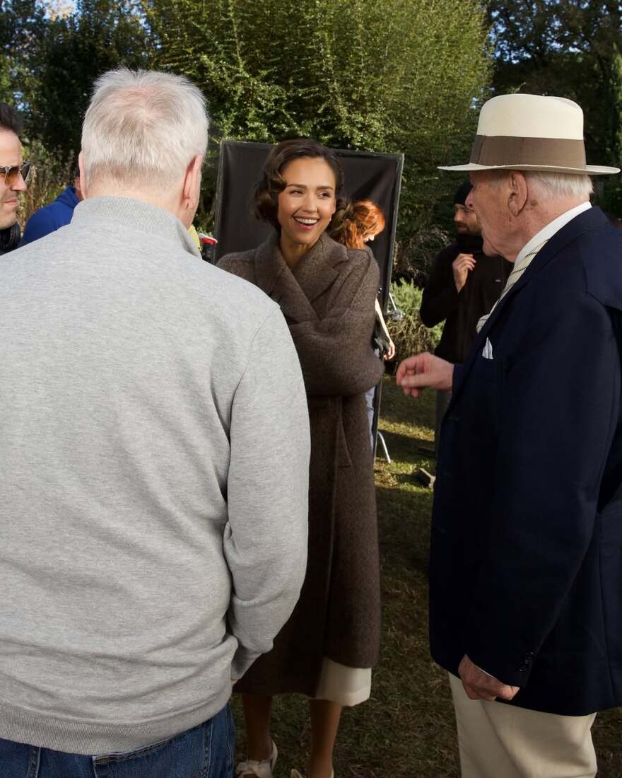 Τζέσικα Άλμπα: Δημοσίευσε φωτογραφίες από τα γυρίσματα της ταινίας «Maserati: The Brothers» 
