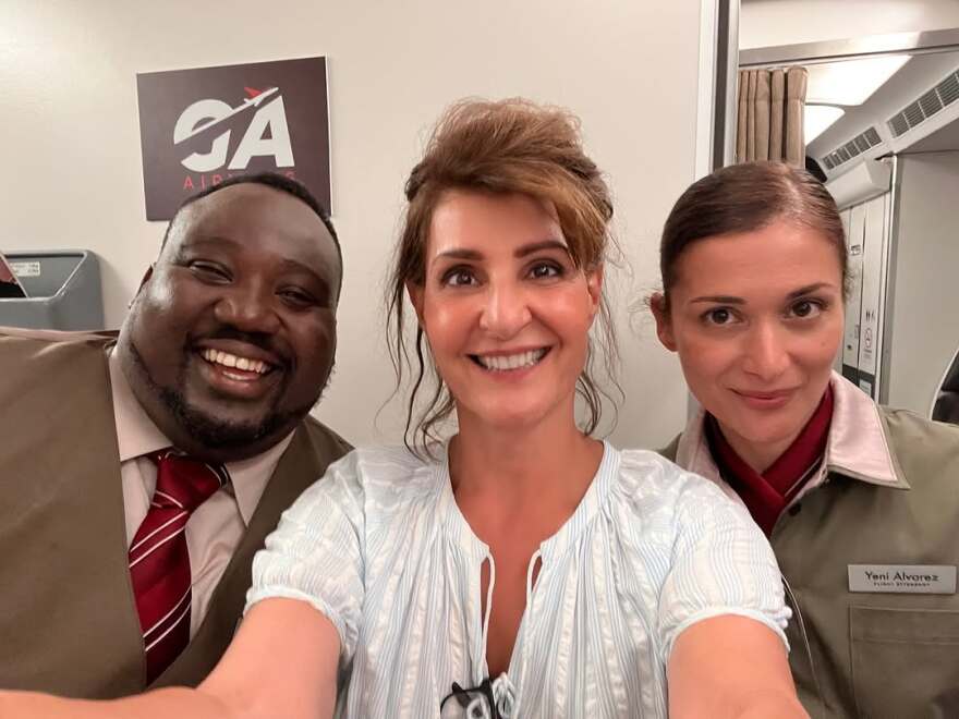 Νία Βαρντάλος: Αναπολεί τα γυρίσματα στην Ελλάδα - Οι φωτογραφίες από το σετ του «Γάμος αλά ελληνικά 3»