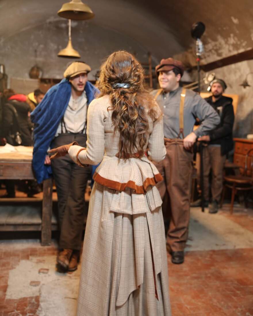 Τζέσικα Άλμπα: Δημοσίευσε φωτογραφίες από τα γυρίσματα της ταινίας «Maserati: The Brothers» 