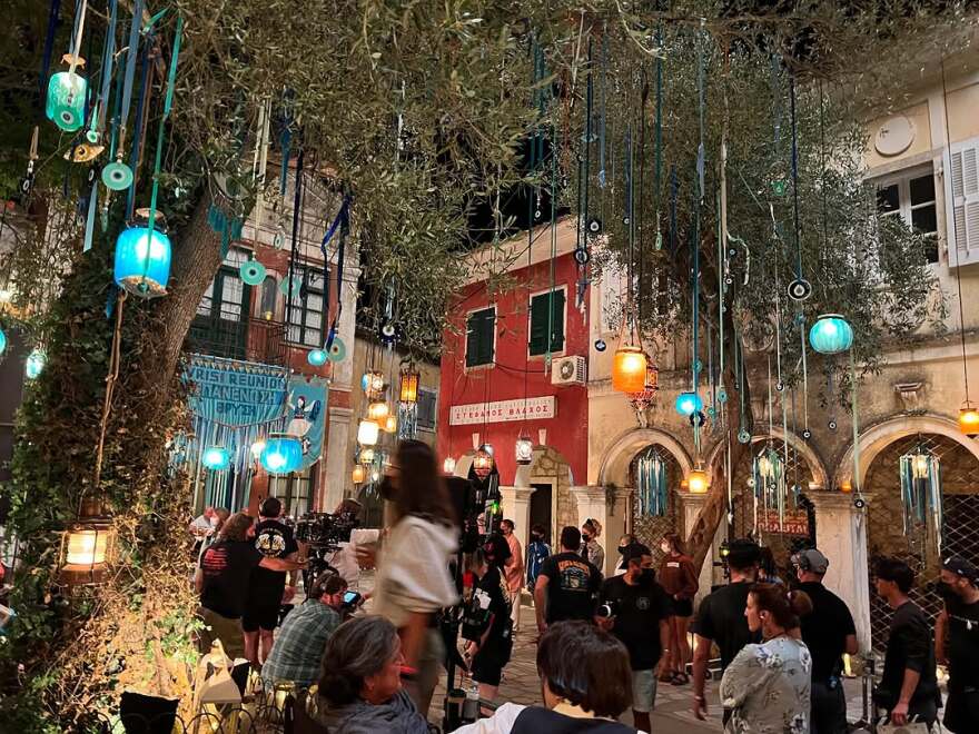 Νία Βαρντάλος: Αναπολεί τα γυρίσματα στην Ελλάδα - Οι φωτογραφίες από το σετ του «Γάμος αλά ελληνικά 3»