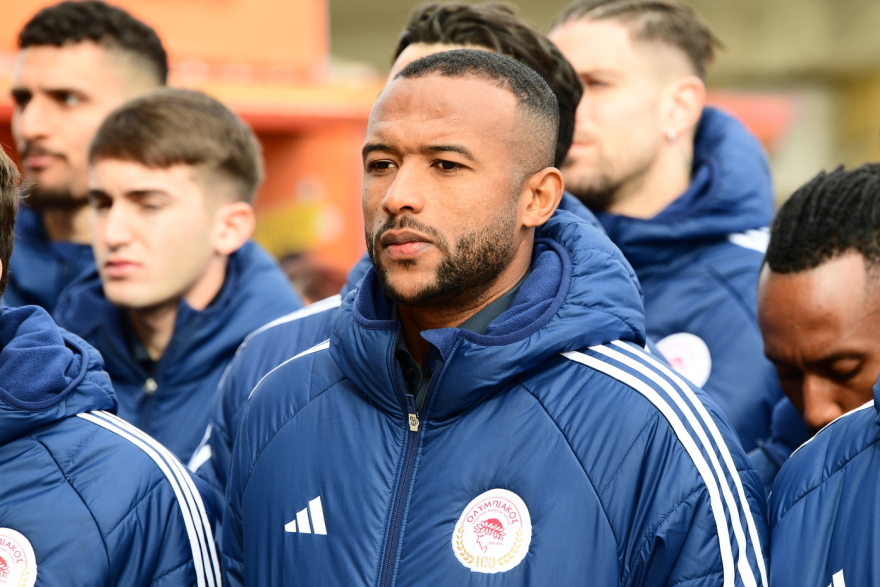 Ολυμπιακός: Σύσσωμα το τμήματα ποδοσφαίρου και μπάσκετ στο μνημόσυνο των θυμάτων της Θύρας 7