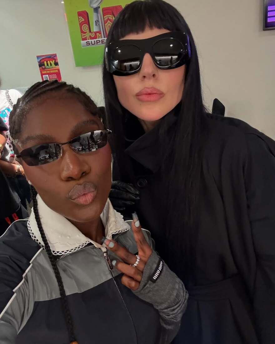 Doechii και Lady Gaga φωτογραφίζονται μαζί στα παρασκήνια του Super Bowl