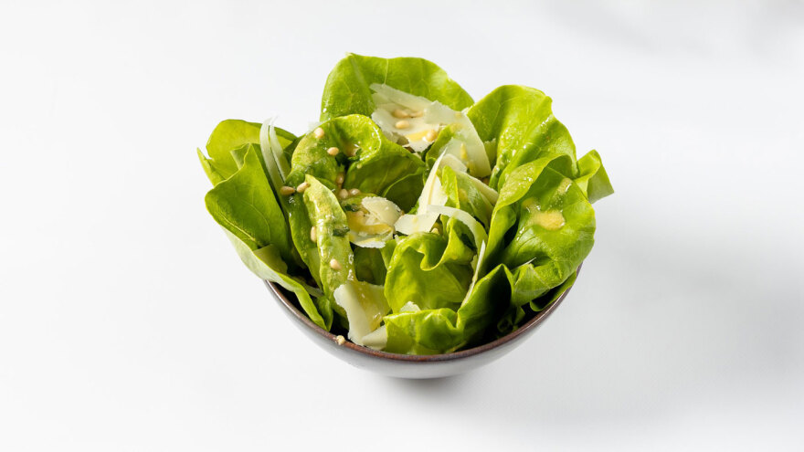 Το Jackson Hall, το θρυλικό στέκι στο Κολωνάκι,  ανοίγει ξανά τις πόρτες του στον πεζόδρομο της Μηλιώνη 