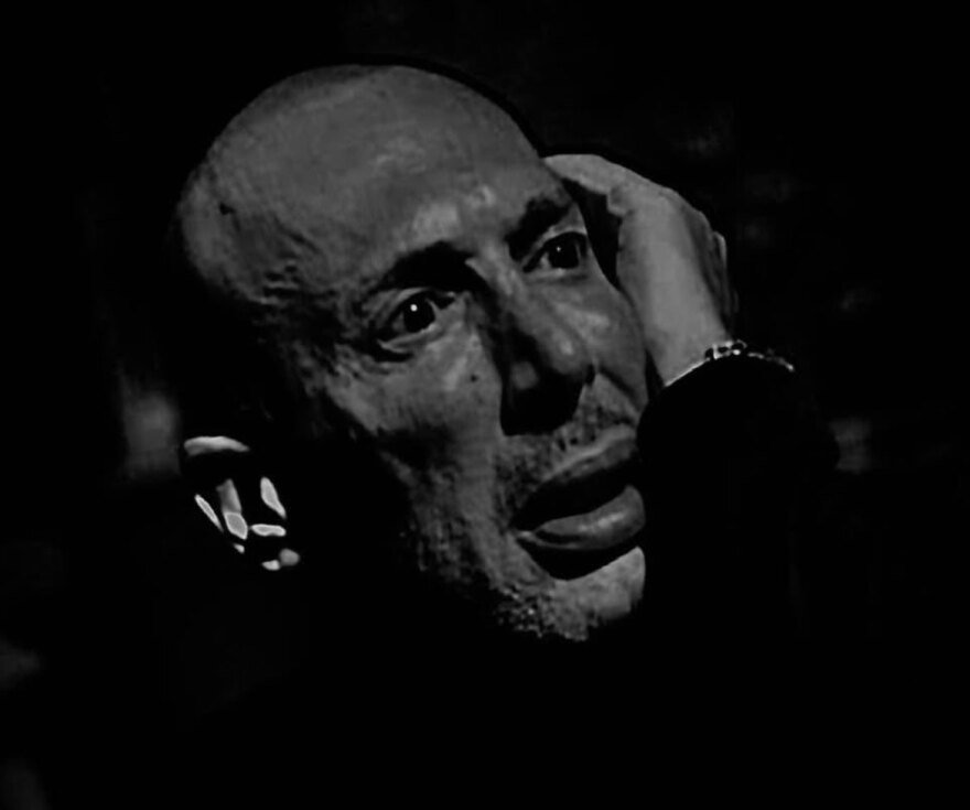 Νίκος Βαγιονάκης: Ο σκηνοθέτης που έκανε τα κλασικά μόδα