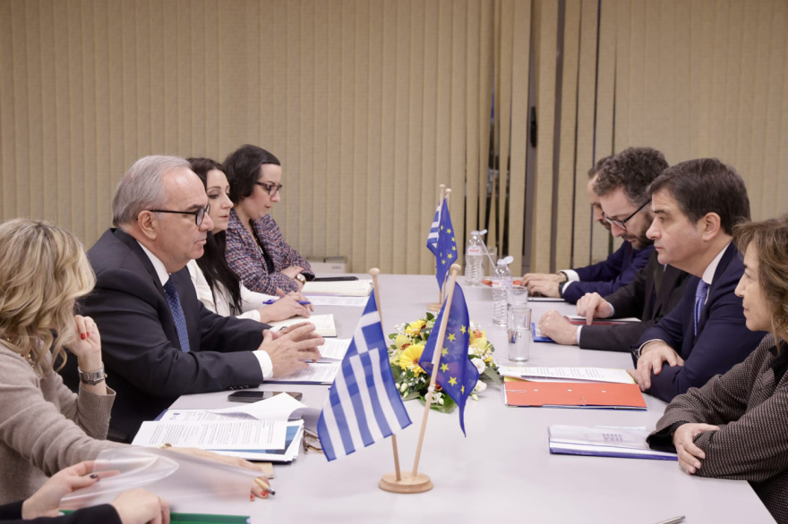 O Παπαθανάσης συναντήθηκε με τον Raffaele Fitto - Συζητήθηκε η πορεία υλοποίησης του ΕΣΠΑ 2021-2027 