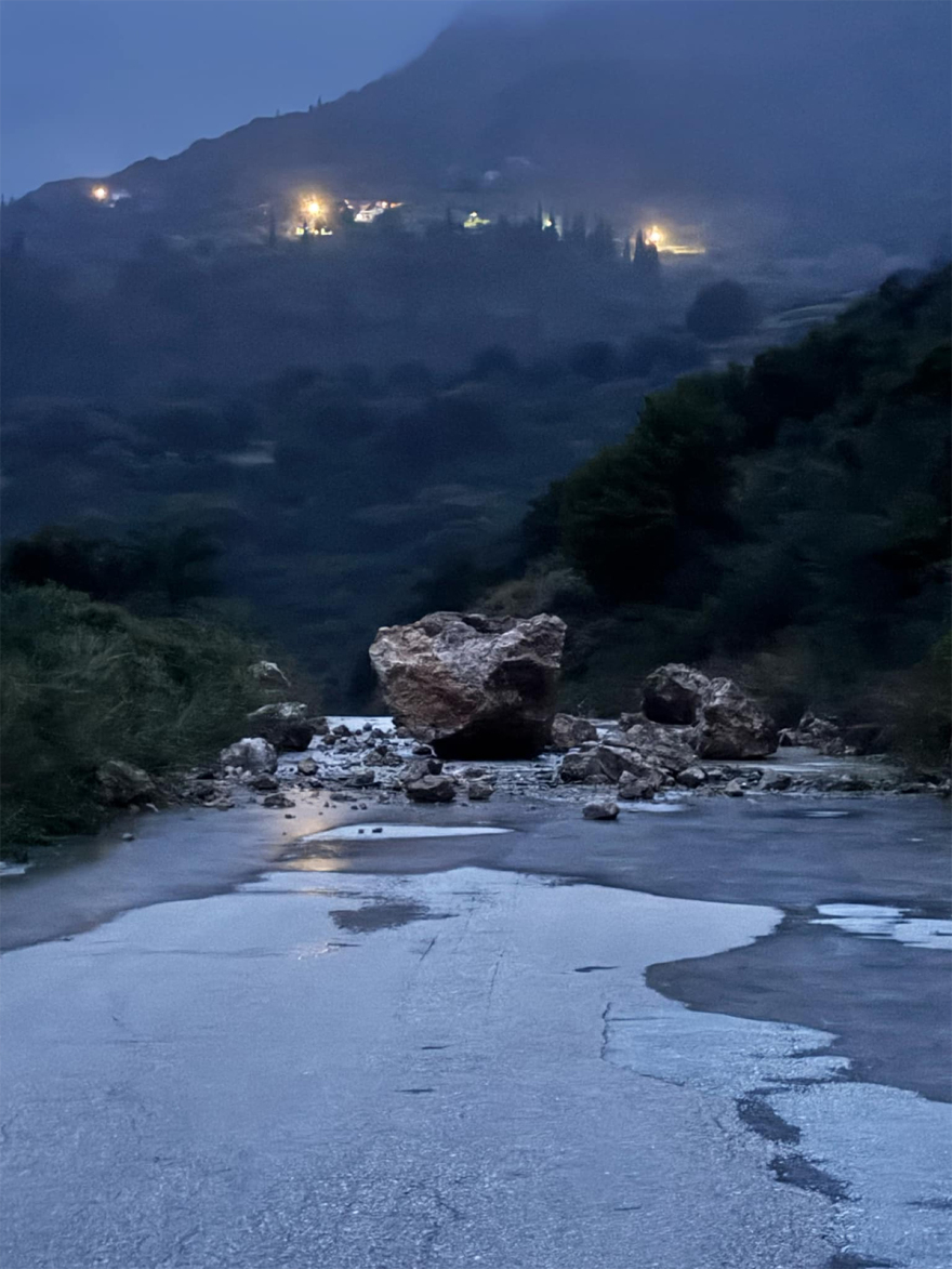 Πλημμύρες και κατολισθήσεις στην Κεφαλονιά από την κακοκαιρία - Ο δήμαρχος ζητά να κηρυχθεί σε κατάσταση έκτακτης ανάγκης στο Αργοστόλι