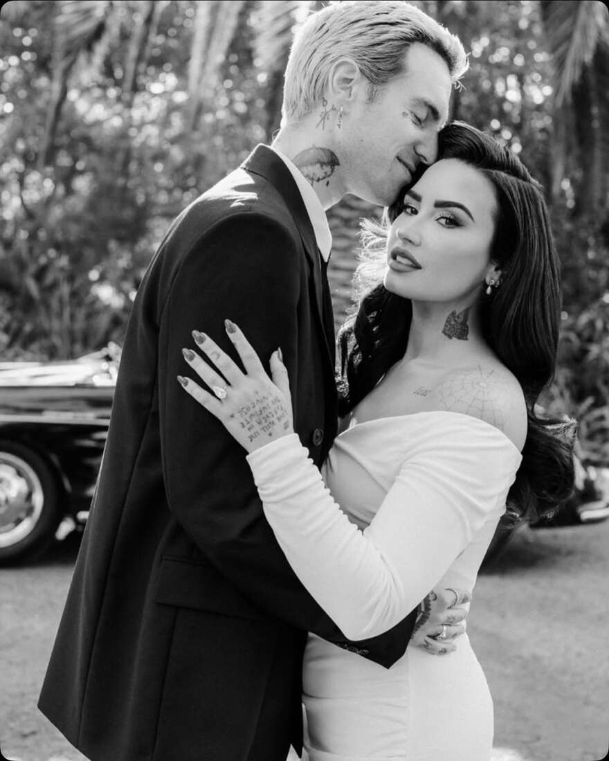 Ντέμι Λοβάτο: Η δημόσια ερωτική εξομολόγηση στον αρραβωνιαστικό της - Ανυπομονώ να γεράσω μαζί σου 