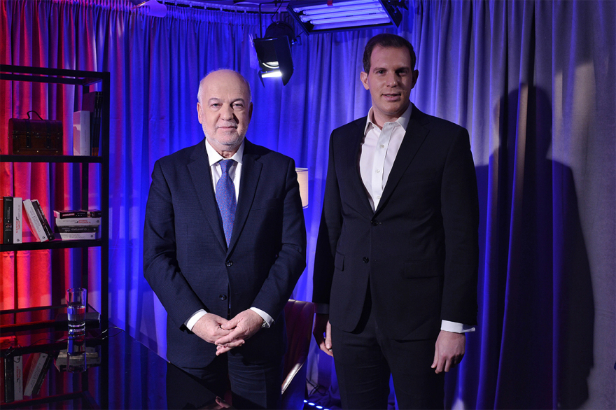 Φλωρίδης στο protothema.gr: «Ποιος λογικός άνθρωπος πιστεύει ότι η κυβέρνηση έκανε συγκάλυψη στα Τέμπη για έναν λαθρέμπορο και τρία χιλιάρικα διαλύτες;»