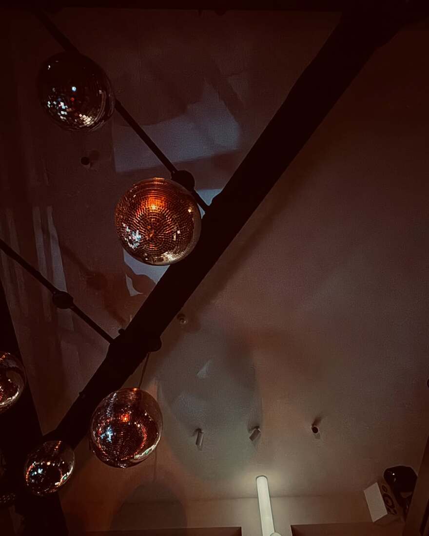 Δανάη Μπάρκα - Φίλιππος Τσαγκρίδης: Φωτογραφήθηκαν μαζί ένα χρόνο μετά το φιλί τους σε νυχτερινό κέντρο