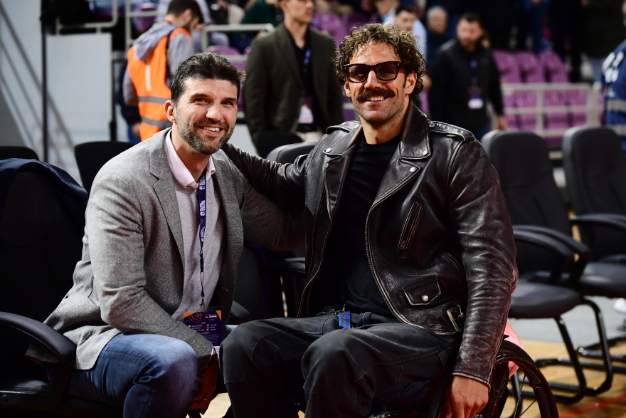 Παναθηναϊκός - Ολυμπιακός: Στο Ηράκλειο για τον τελικό ο Νίκος Γκάλης -  Βίντεο, φωτογραφίες 