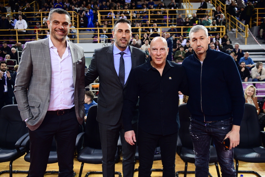 Παναθηναϊκός - Ολυμπιακός: Στο Ηράκλειο για τον τελικό ο Νίκος Γκάλης -  Βίντεο, φωτογραφίες 