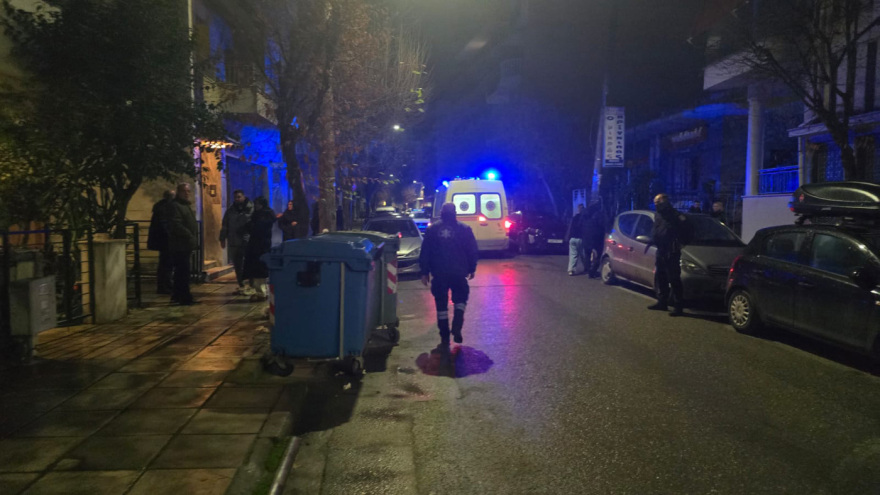 Νεκρή 38χρονη που έπεσε από τον 5o όροφο πολυκατοικίας στη Λάρισα