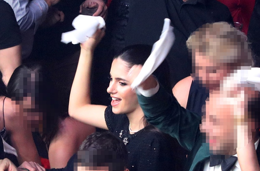 Αλεξάνδρα Νίκα: Η πρώτη δημόσια εμφάνιση μετά το ατύχημα - Διασκέδασε στον Κωνσταντίνο Αργυρό