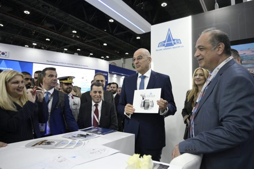 Στα Ηνωμένα Αραβικά Εμιράτα ο Δένδιας - Επισκέφθηκε τη φρεγάτα Ύδρα που μετέχει στην επιχείρηση «Ασπίδες»