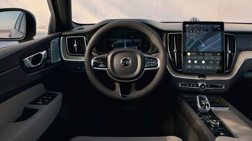 Η Volvo ανανεώνει το XC60