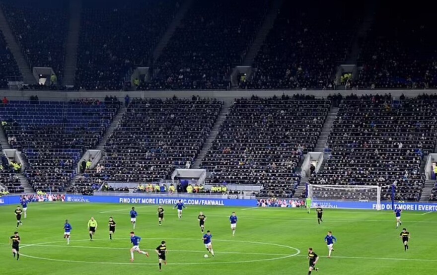 Έβερτον: Στα ανεπίσημα εγκαίνια του νέου γηπέδου της, το πρώτο γκολ ήρθε από... οπαδό της Λίβερπουλ!