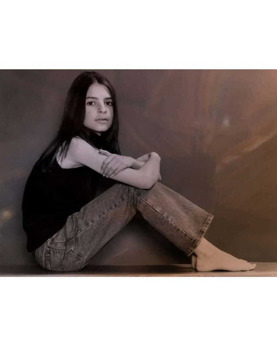 Η Έμιλι Ραταϊκόφσκι μοιράστηκε φωτογραφίες από την παιδική της ηλικία στο Instagram