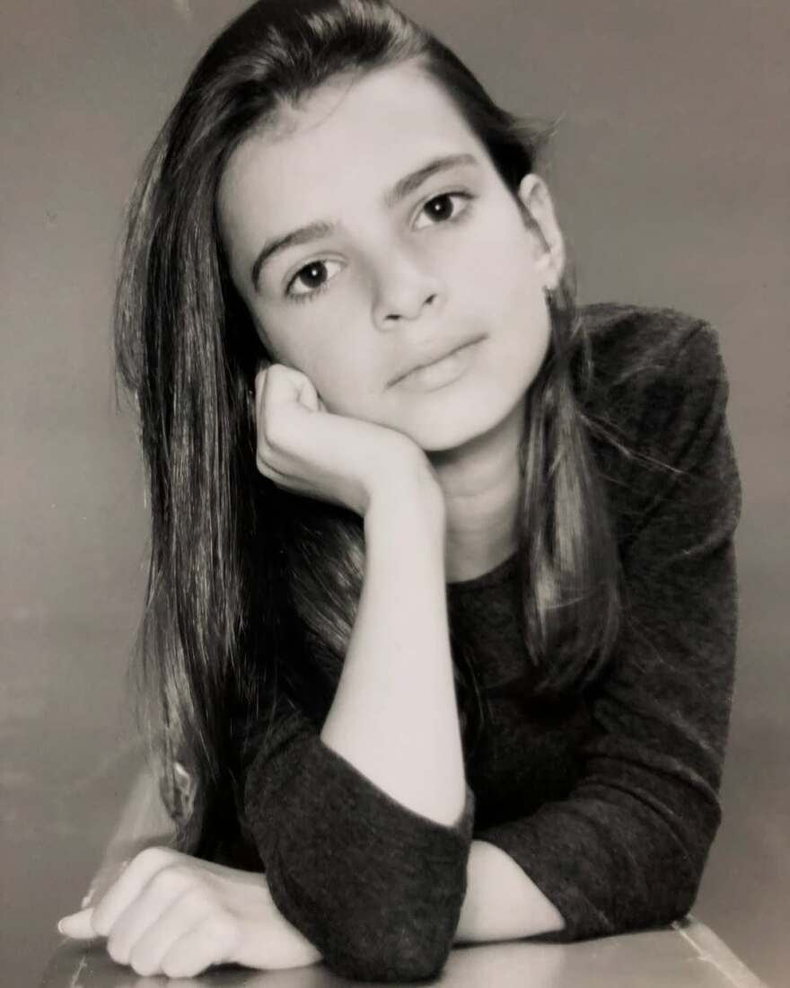 Η Έμιλι Ραταϊκόφσκι μοιράστηκε φωτογραφίες από την παιδική της ηλικία στο Instagram