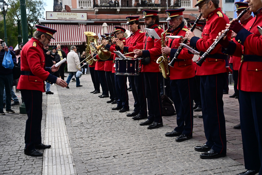 Ψησταριές, μουσική και χοροί στην Αθήνα για την Τσικνοπέμπτη - Δείτε φωτογραφίες