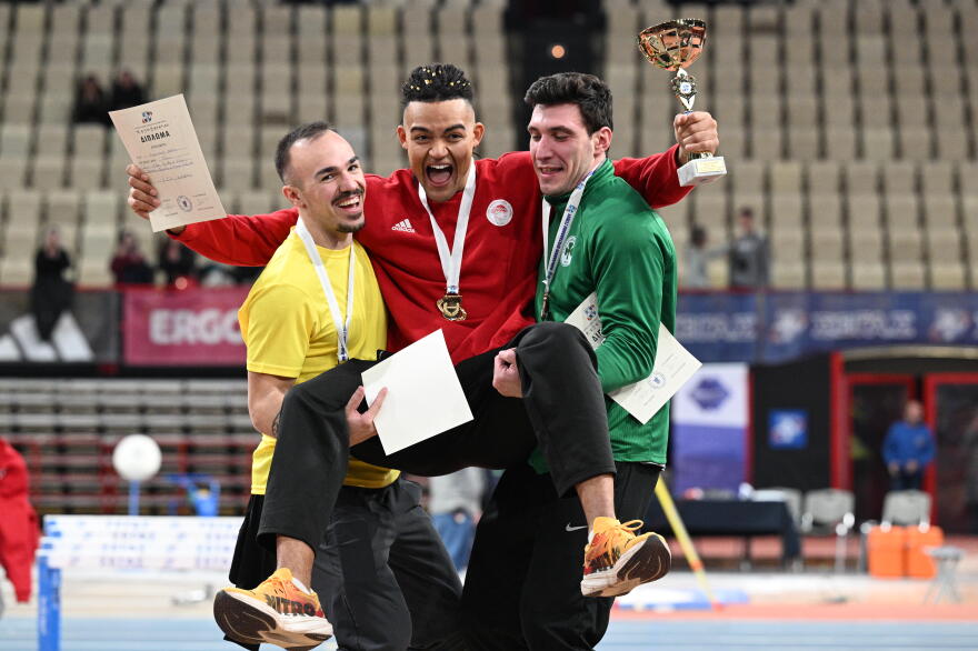 Βασιλιάς των αιθέρων ο Καραλής - Άλμα στα 6.01μ στο ΣΕΦ και νέο πανελλήνιο ρεκόρ για τον Έλληνα Ολυμπιονίκη - Βίντεο