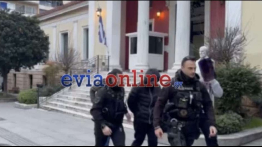 Προθεσμία να απολογηθούν πήραν οι δύο 32χρονοι που κατηγορούνται ότι βίασαν την 22χρονη στη Χαλκίδα