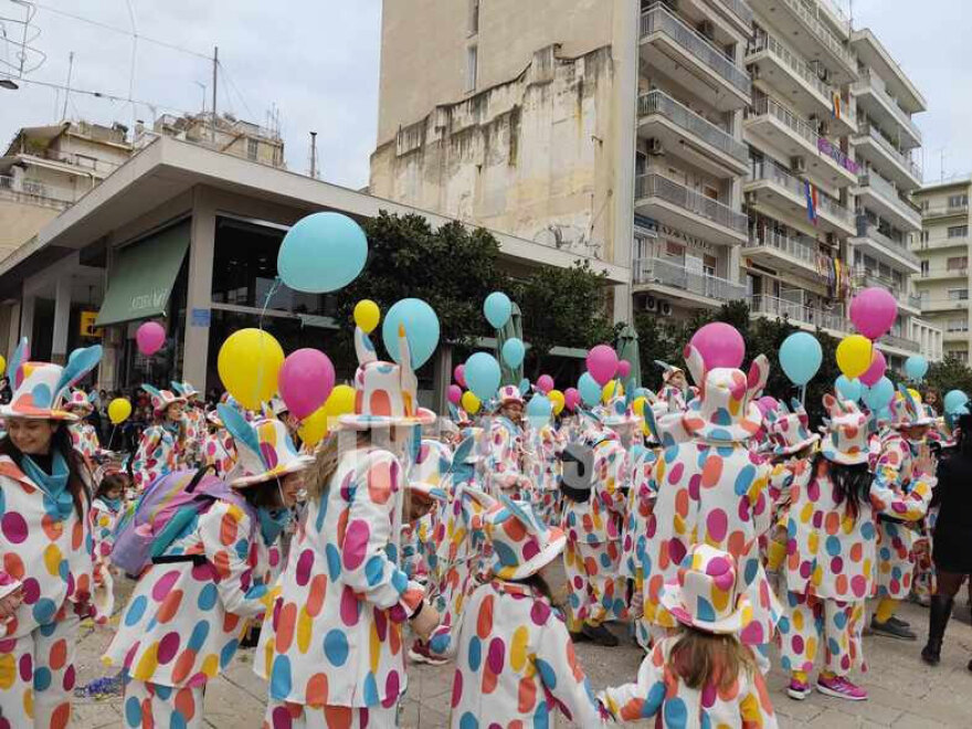 Περισσότεροι από 20.000 μικροί καρναβαλιστές στην Πάτρα - Δείτε φωτογραφίες