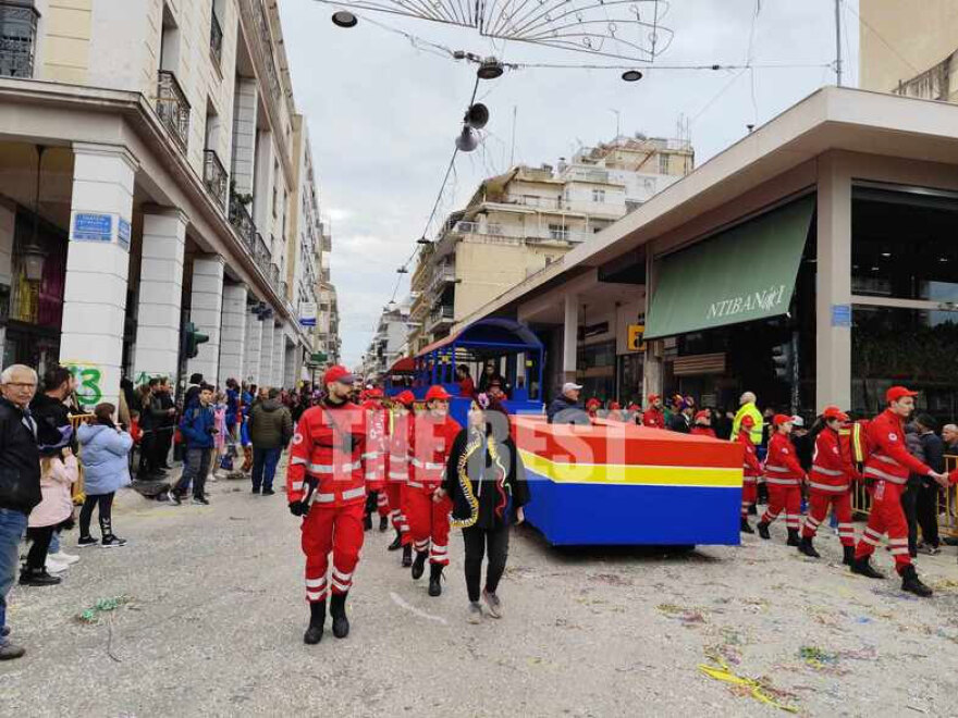 Περισσότεροι από 20.000 μικροί καρναβαλιστές στην Πάτρα - Δείτε φωτογραφίες