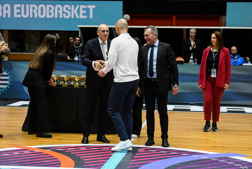 Συγκίνηση και... χρυσές μνήμες στην Πάτρα: Βραβεύτηκε η Εθνική που κατέκτησε το Ευρωμπάσκετ του 2005 - Δείτε φωτογραφίες