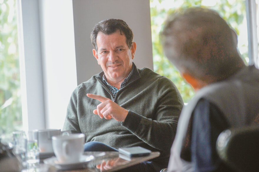 Ο Θάνος Παπαδημητρίου στον Δανίκα: Από το Πειραματικό Γυμνάσιο της Αθήνας στο ΜΙΤ και τις μπίζνες Τεχνητής Νοημοσύνης