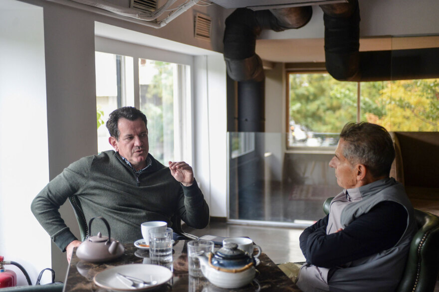 Ο Θάνος Παπαδημητρίου στον Δανίκα: Από το Πειραματικό Γυμνάσιο της Αθήνας στο ΜΙΤ και τις μπίζνες Τεχνητής Νοημοσύνης