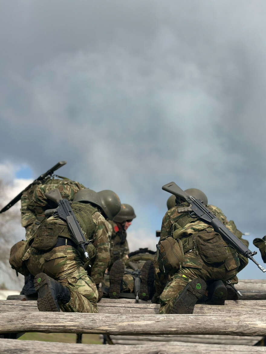 ΣΜΥ: Το εντυπωσιακό βίντεο από την εκπαίδευση μέσα στα χιόνια στο Περτούλι