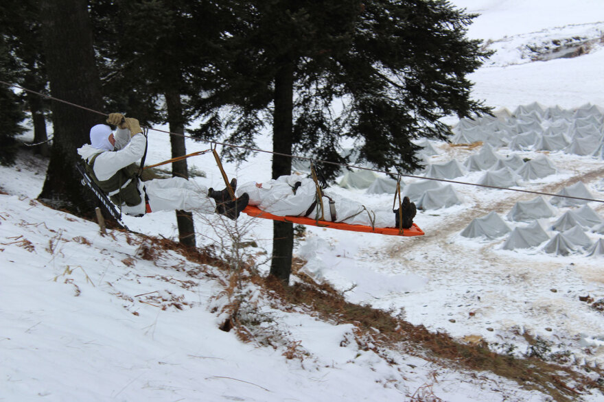 ΣΜΥ: Το εντυπωσιακό βίντεο από την εκπαίδευση μέσα στα χιόνια στο Περτούλι