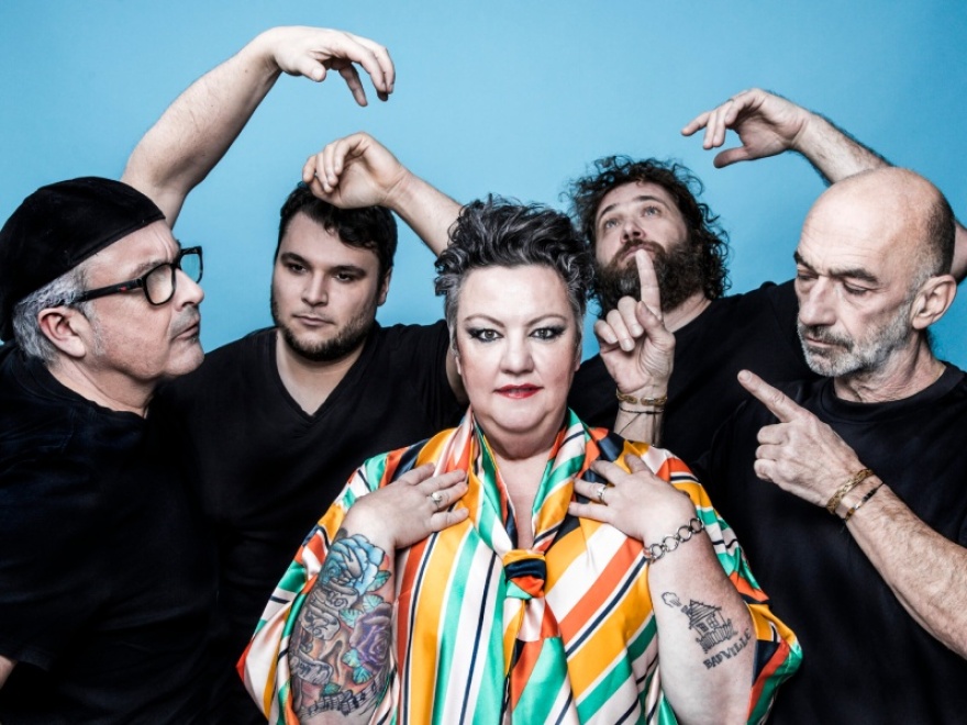 Καζ Χόκινς: Η χαρισματική perfomer έρχεται για πρώτη φορά στην Ελλάδα