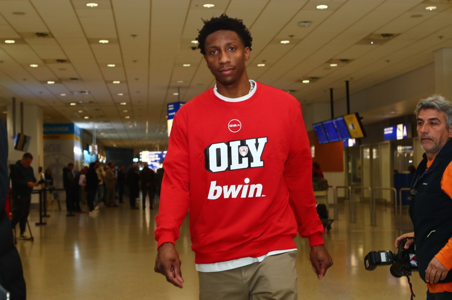 Πάτησε Ελλάδα ο Σέιμπεν Λι - «Ανυπομονώ να παίξω μπροστά στον κόσμο του Ολυμπιακού», είπε ο Αμερικανός