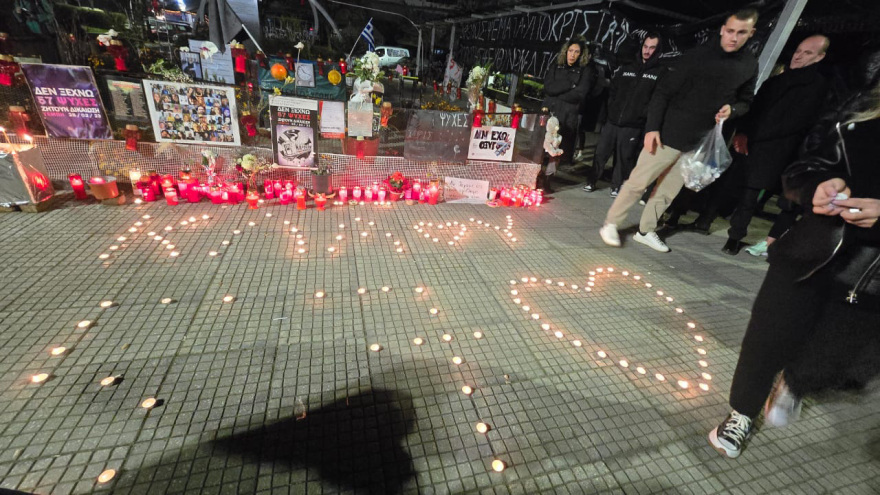 Εκδήλωση στη μνήμη της Κλαούντια Λάτα στον σιδηροδρομικό σταθμό της Λάρισας – Δείτε βίντεο και φωτογραφίες