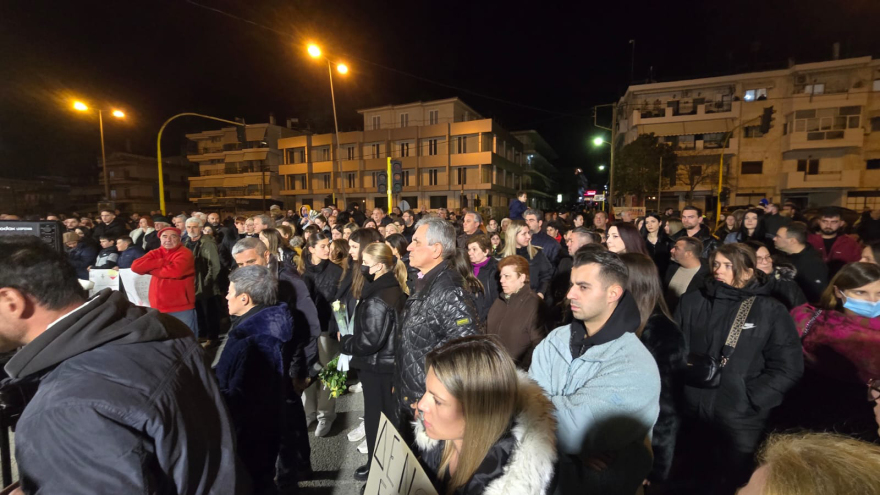 Συγκέντρωση στον ΟΣΕ Καλαμπάκας μετά από κάλεσμα της οικογένειας Πλακιά - Δείτε φωτογραφίες