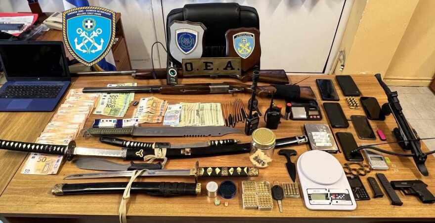 Πύργος: Συνελήφθησαν πατέρας και οι δύο γιοι του για κοκαΐνη και κατοχή όπλων